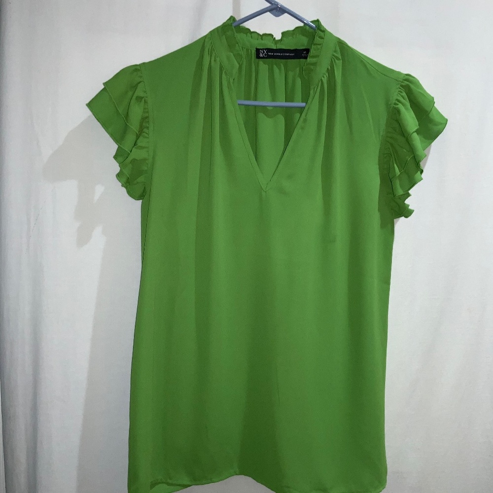 New York & Co. ruffle sleeve blouse Sz M split neck ruffle neckline